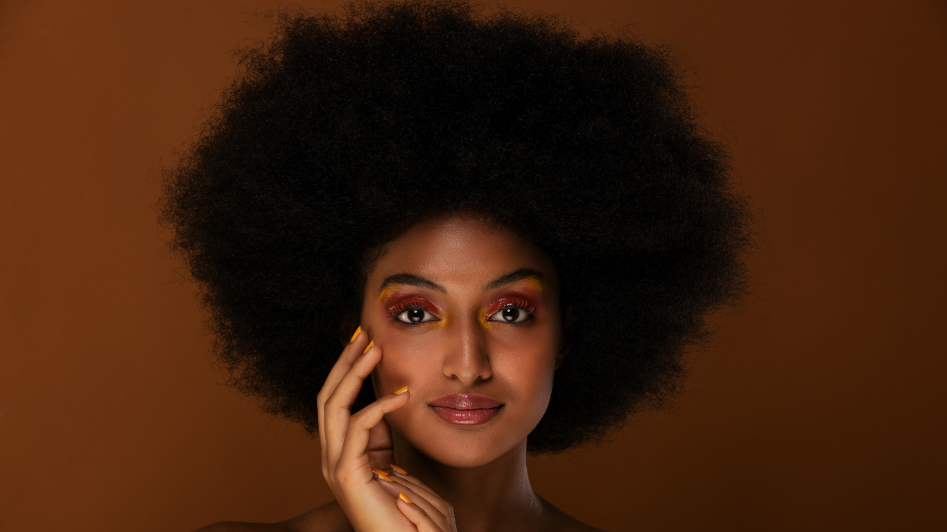 femme-cheveux-afro